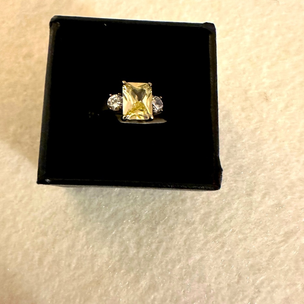 Ring - Yellow Cubic Zirconia Sterling Silver 925